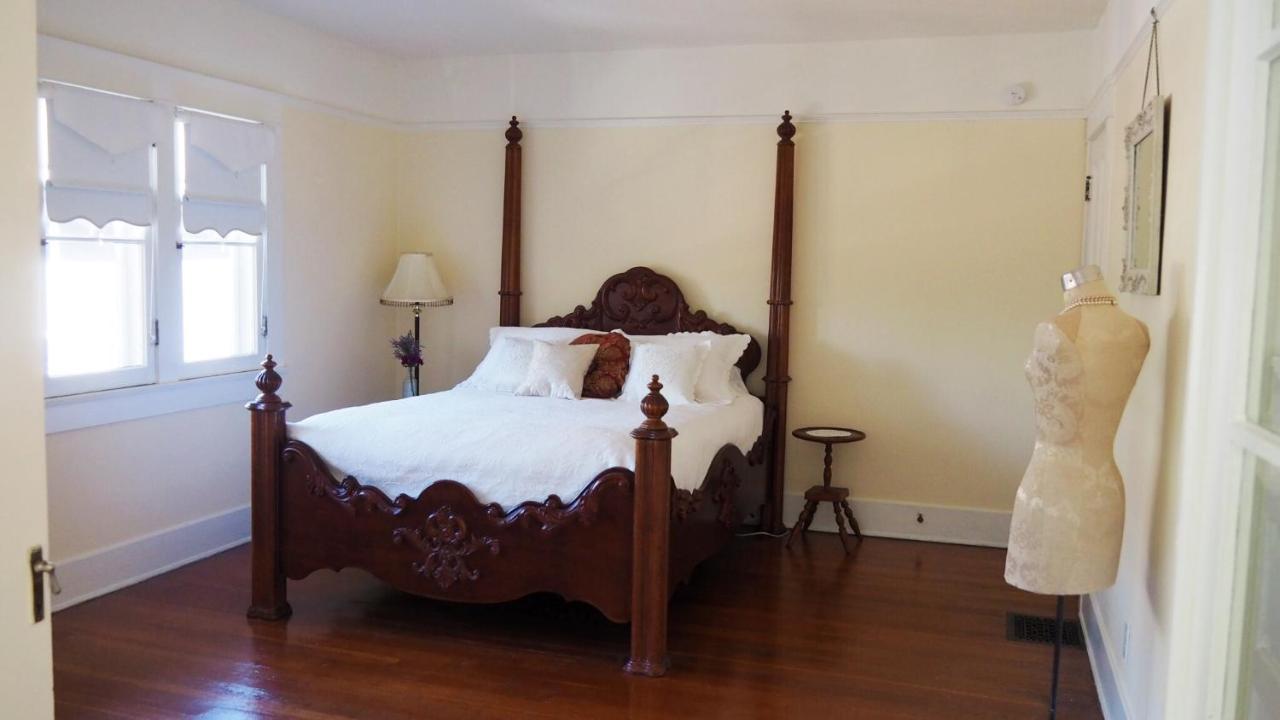Lady Geneva Bed & Breakfast Medford Exterior foto